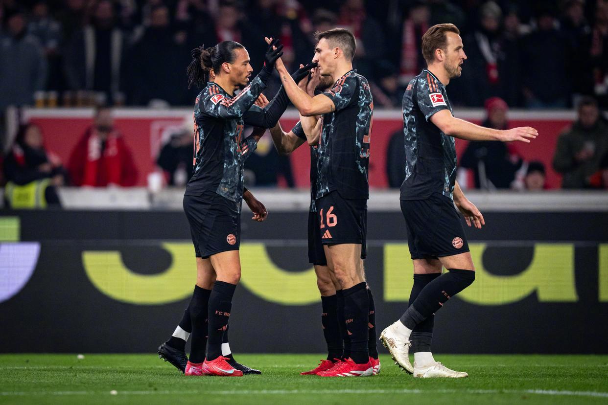 Yabo斯图加特扳平良机备战德甲葡萄牙体育复出首秀备战亚冠，现场解说直呼：关键时刻曼城调整名单以备欧超杯的简单介绍